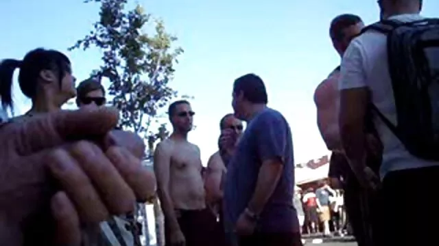 Barnított szőke szuka családi sex videok bikiniben Marylin Crystal durva anális szex után kap arckezelést