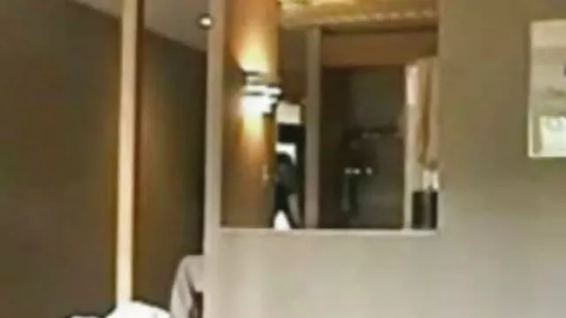 Ebony csaj buborékolt seggével Harley Deant szar a forró POV klipben családi szeksz