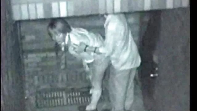 A szexi és kanos csajokat megbassza egy pár nagydarab srác. családi sex videok