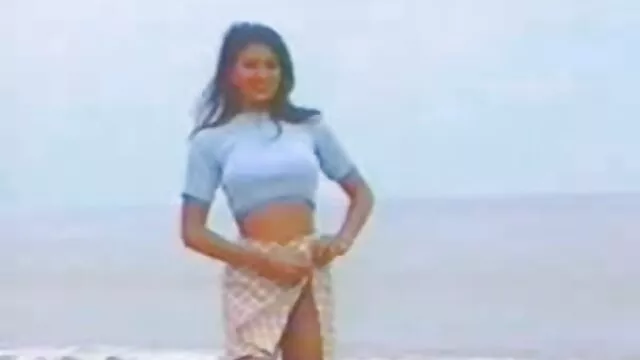 Piszkos csaladi szexvideo érett szajha nyög, miközben fiatal srác baszik vele