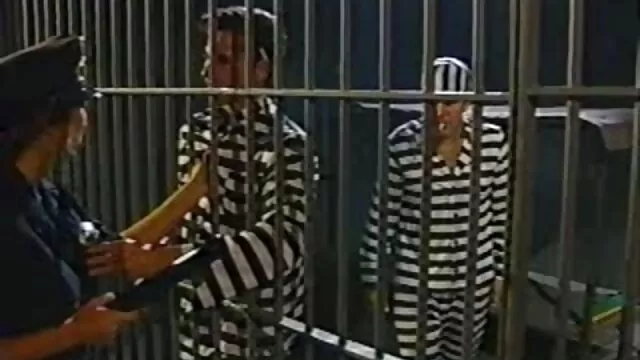 Csodálatos szőke hajú csaj szerencsés xxx családi haverját fantasztikus cicivel látja el