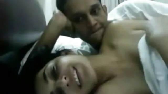 Chloe Amour professzionális kakasszopó családi pornó férfi farkán lovagol