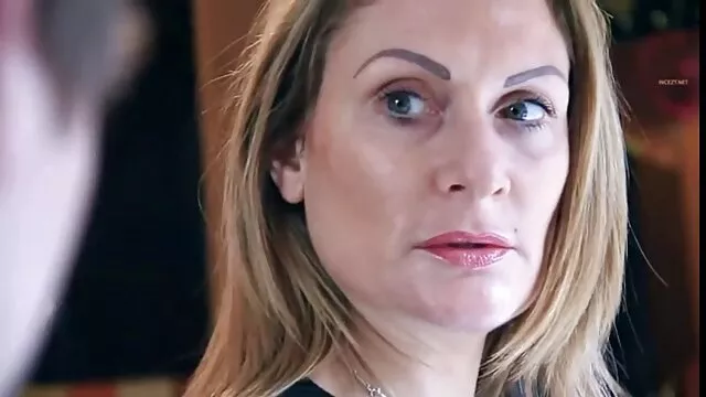 Durva kutyus stílusú ingyen családi szex fasz a zsákmányos halvány nimfóval, akit Verának hívnak
