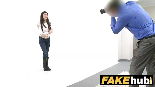Minden természetes édes szőke tini csalad sex lesz szar egy elhagyott épületben