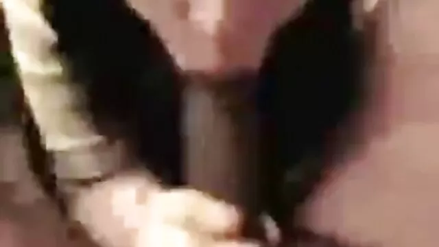Szép süti lány Bella Rose vesz egy hatalmas családi szexfilmek kakas a szájába, és nedves kurva punci