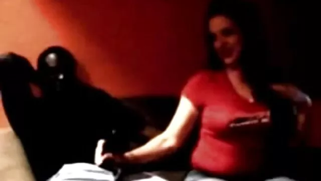 Karcsú barna Janna szopja a barátok kakas és családi sexvideok lovagol vissza