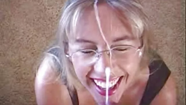 Lelkes barna sexploitress családi porno videok szűk farmerben szopást ad