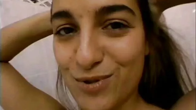 Fekete csávó fúrja az családi szex videók elkényeztetett mulatt csaj szűk punciját