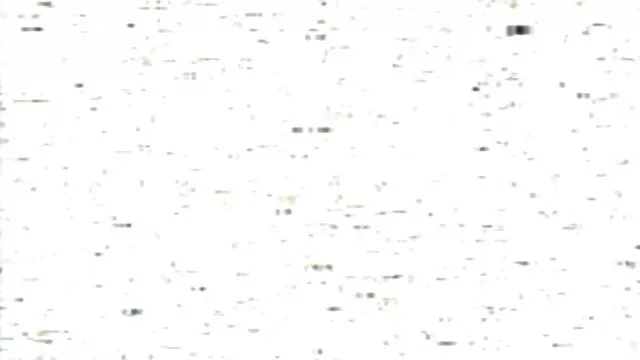 Csinos családi pornok ázsiai csaj banánnal dugja magát