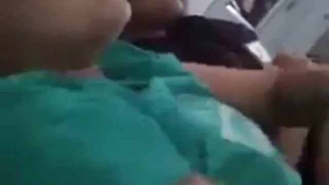 Angyali kinézetű családi szex filmek lány Daisy Lynn finom vizes puncit nyal