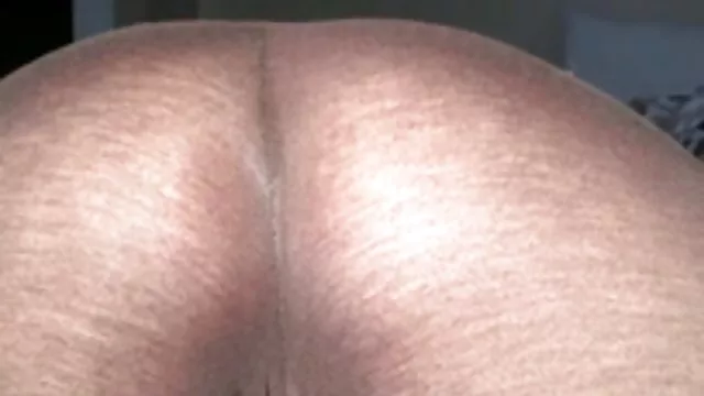 Lenyűgöző cuki Brandon családi sexvideók Iron nagyszerű szopást ad és megrágja
